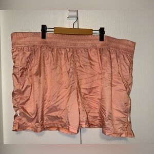 COLUMBIA ALPINE CHILL ZERO IRIDESCENT SHORT